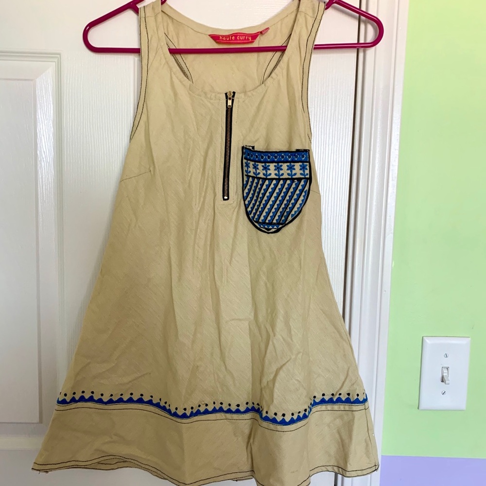 Top made with sustainable recycled fabric